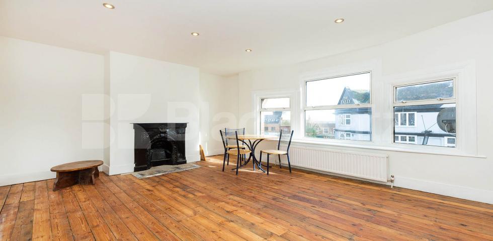 			3 Bedroom, 2 bath, 1 reception Apartment			 Ballards Lane, FINCHLEY CENTRAL N3